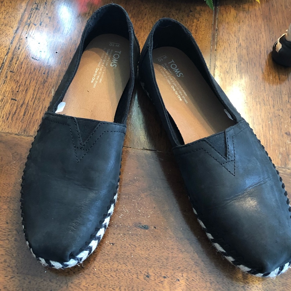 TOMS. Black Leather espadrilles